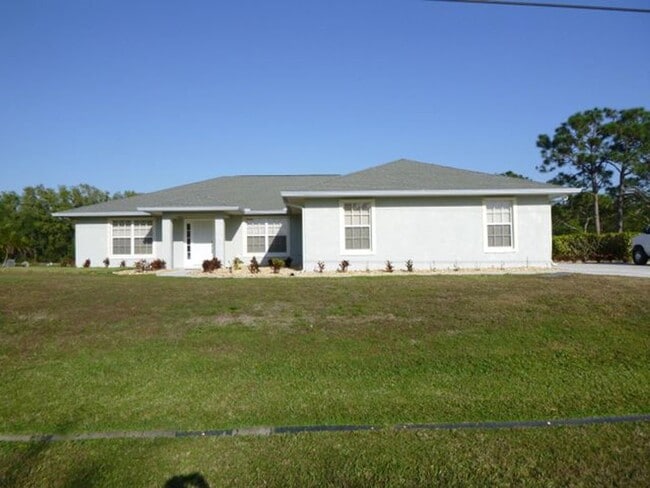 Very Nice Large 4/3/2 Home in Paar Estates - Very Nice Large 4/3/2 Home in Paar Estates