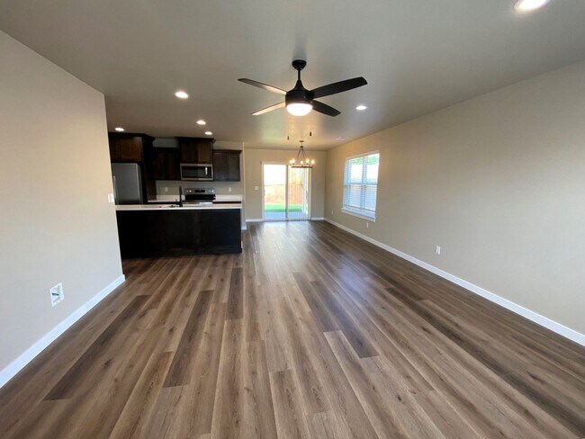Foto del edificio - ~Brand New House in Oakland~