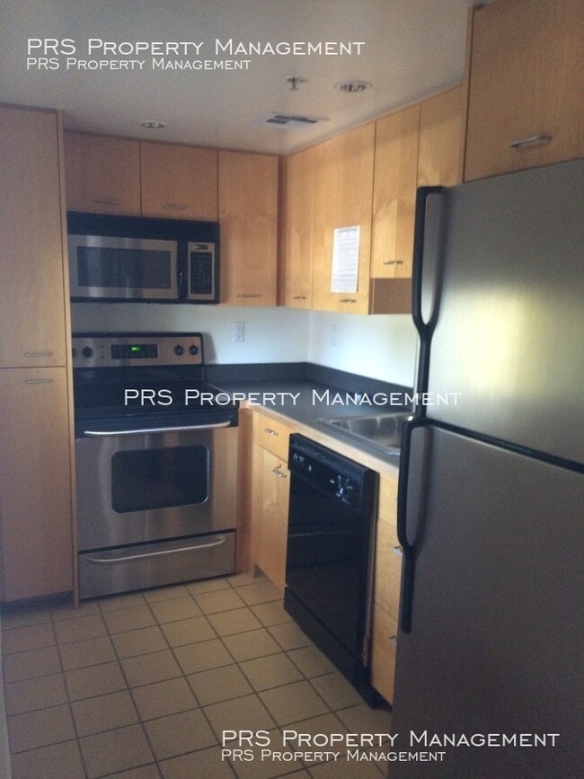 Building Photo - 1101 W University Dr