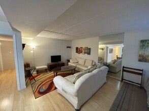 Building Photo - 5 Bayard Rd