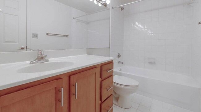 Foto del edificio - 2 bedroom in Silver Spring MA 20910