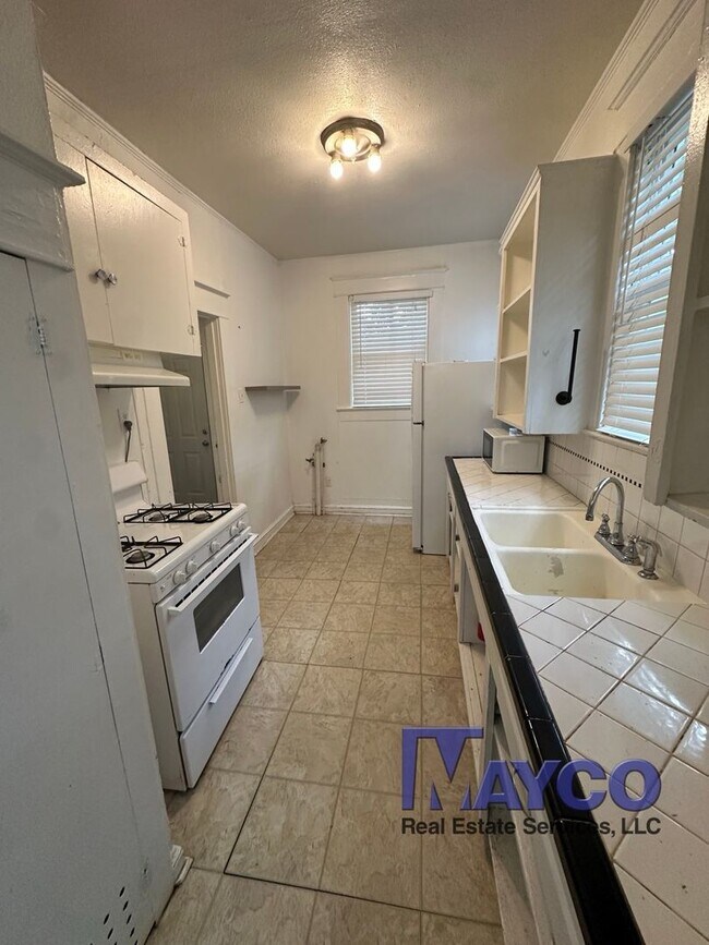 Foto del edificio - 2 bedroom 1 bath house in Highland!
