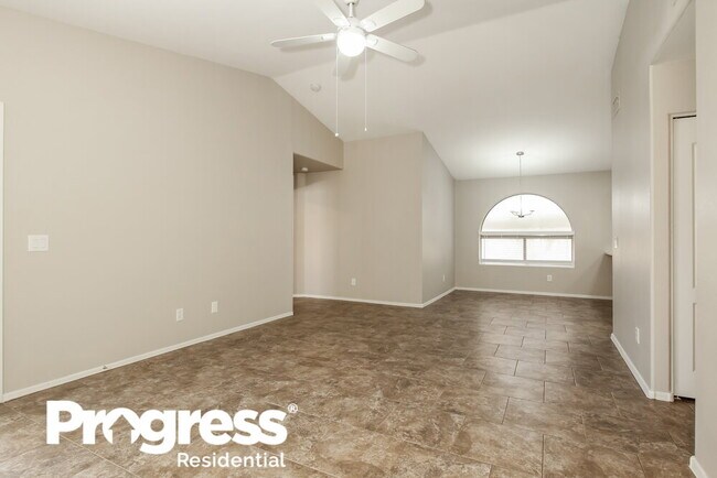 Building Photo - 12577 Desert Flower Rd