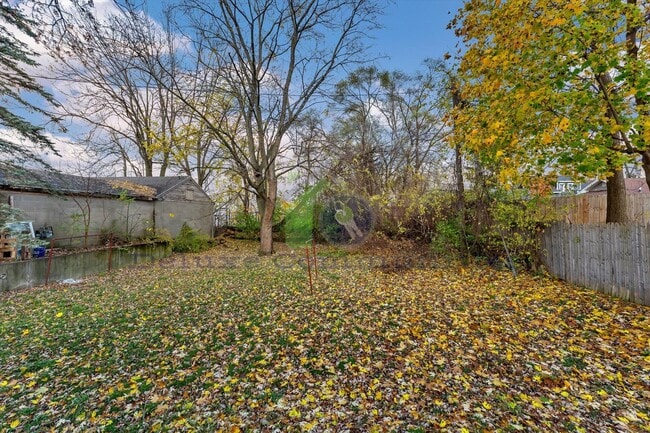 Foto del edificio - Fully Remodeled 3 bed 1 bath- Single Family Home!! JUST LISTED!