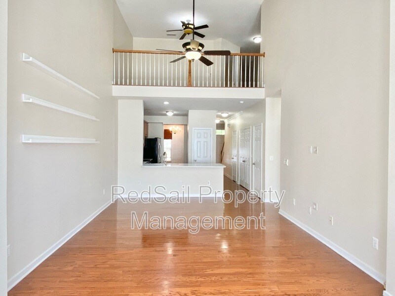 Foto principal - 303 Daniels Dr