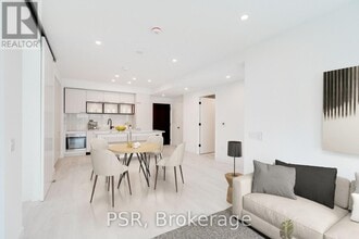 Building Photo - 505 Richmond St W