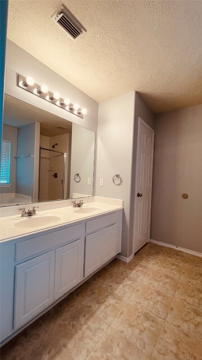 Foto del edificio - 20510 Fairworth Pl Ln