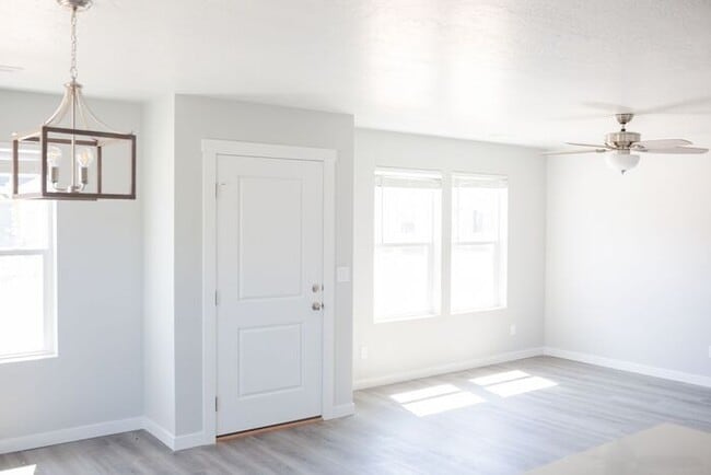 Building Photo - Townhomes at Jericho