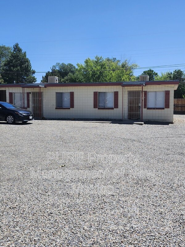 Building Photo - 602 North Orchard Avenue