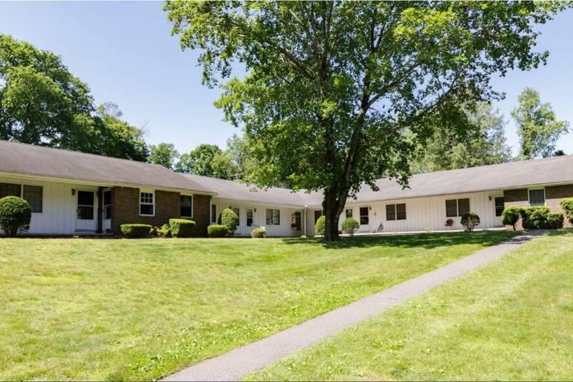 Pinney Brook Apartments in Ellington, CT