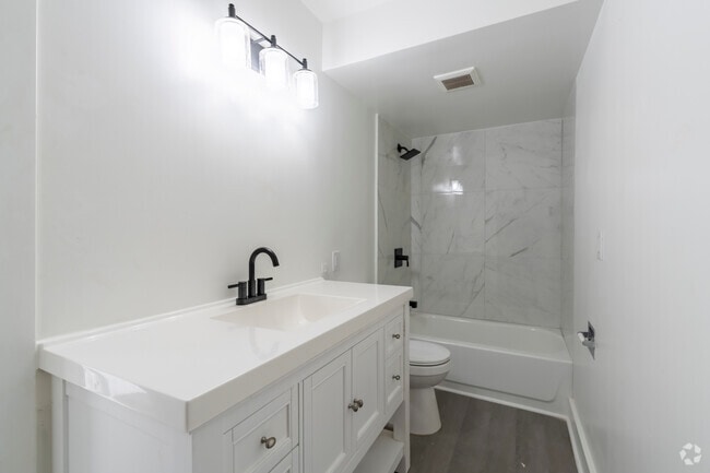 2BR, 2BA, - 750SF - Updated - Bathroom - 912 Brown St