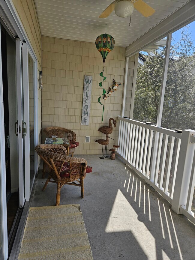 Foto del edificio - 108 Scotch Broom Dr