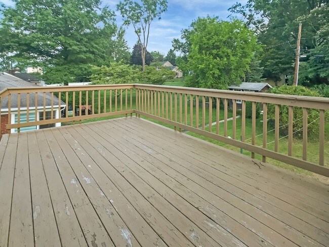 Building Photo - 275 Woodland Ave