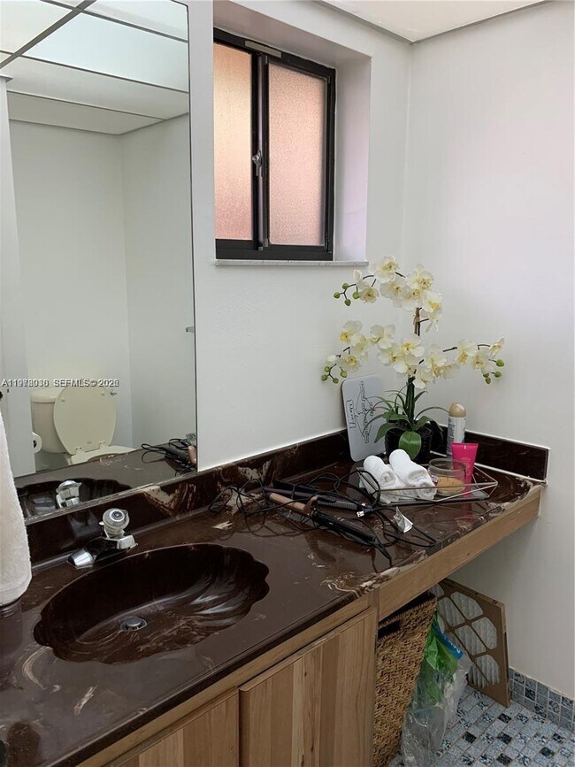 Foto del edificio - 8075 SW 107th Ave