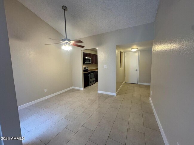 Foto del edificio - 4766 W Caron St