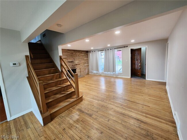 Foto del edificio - 2536 Claver Rd