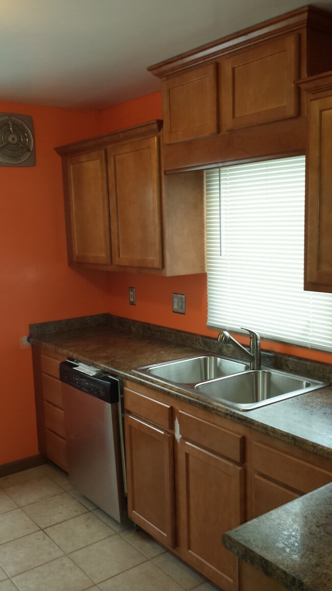 Kitchen - 3532 Rushland Ave