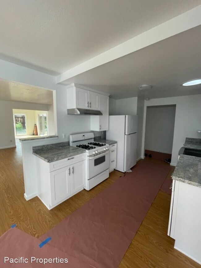 Foto del edificio - 4 br, 2 bath House - 1112 Butte Dr.