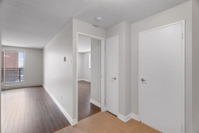 Interior Photo - Avalon Park