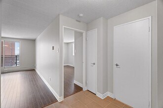 Interior Photo - Avalon Park