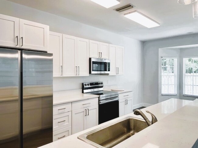 Building Photo - 4/2 Home located in Cul-de-sac in Capri