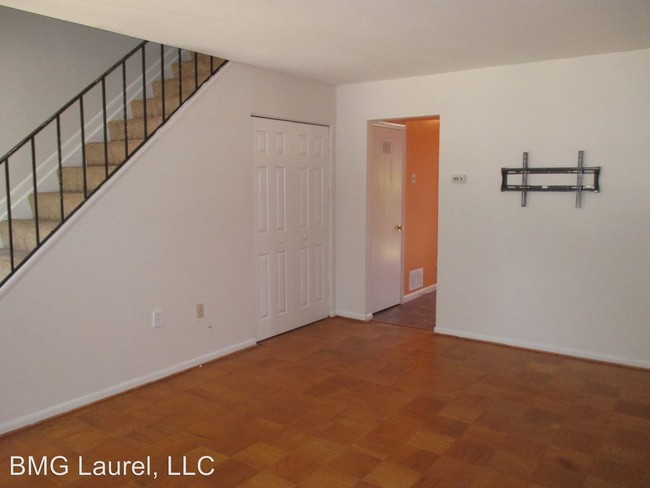 Building Photo - 8349 Norwood Dr