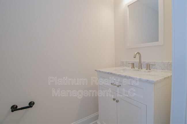 Building Photo - 550 Peachers Mill Rd