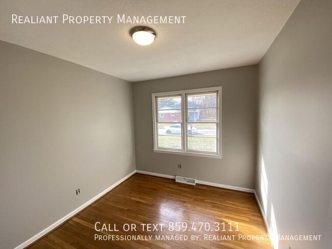 Building Photo - 208 W. Linden-