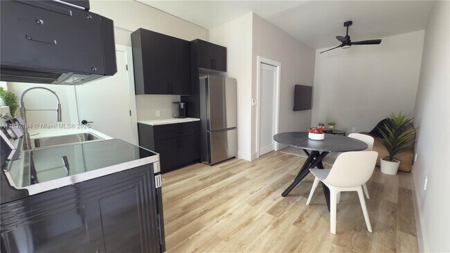 Foto del edificio - 220 NW 126th St