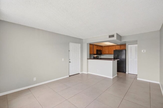 Building Photo - ONE BEDROOM ONE BATHROOM! WATERFRONT COMMU...
