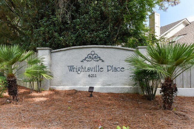 Foto del edificio - "Charming 2-Bed, 2-Bath Townhouse Retreat with 1,251 Sq Ft of Comfort in Wilmington!"
