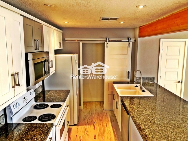 Building Photo - 7528 N 47th Dr