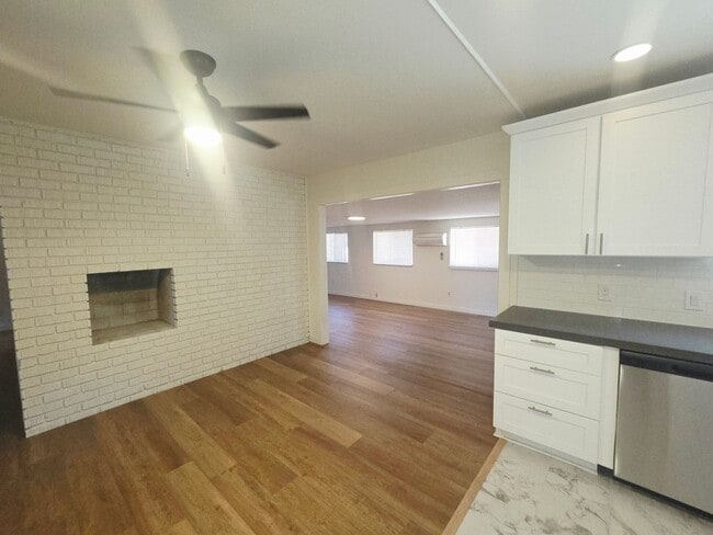 Foto del edificio - 545 W Blaine St