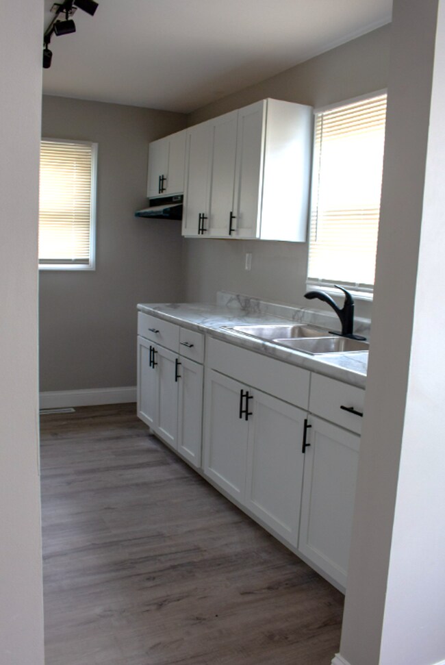 Foto del edificio - Gary West Side 4 Bed 2 Bath 2 Car Garage