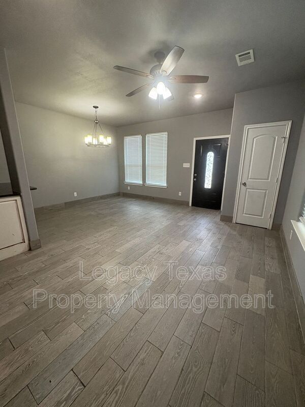 Building Photo - 216 Cleveland St