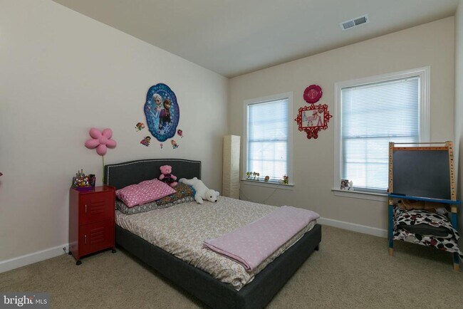 Foto del edificio - 42607 Offenham Terrace