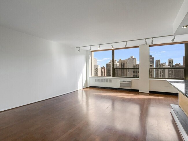 Foto del edificio - 1455 N Sandburg Terrace