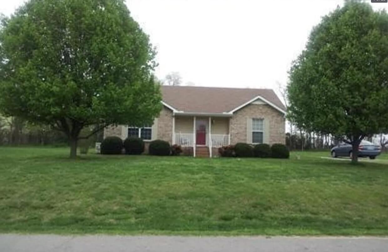 Primary Photo - Charming 3-Bedroom Home with 2 Full Baths ...