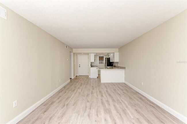 Building Photo - 129 Tyler Dr