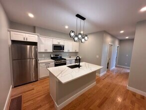 Building Photo - 16 Baker Ct