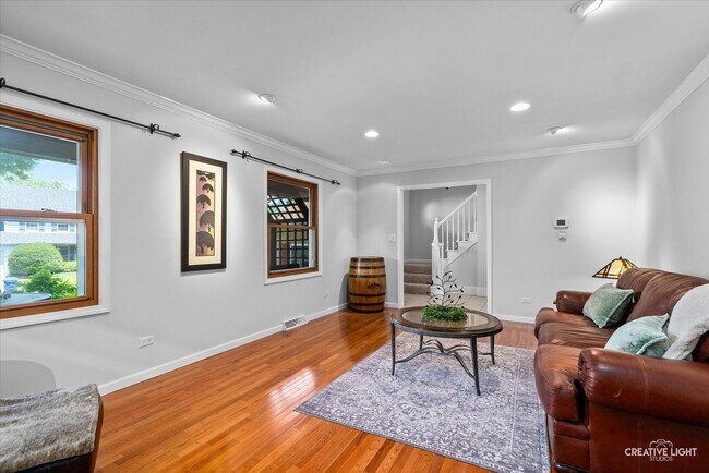 Foto del edificio - 6382 Twin Oaks Ln