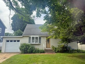 Building Photo - 37 Boblee Ln