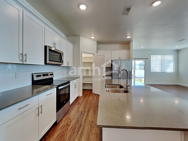 Building Photo - 2705 W 3290 S