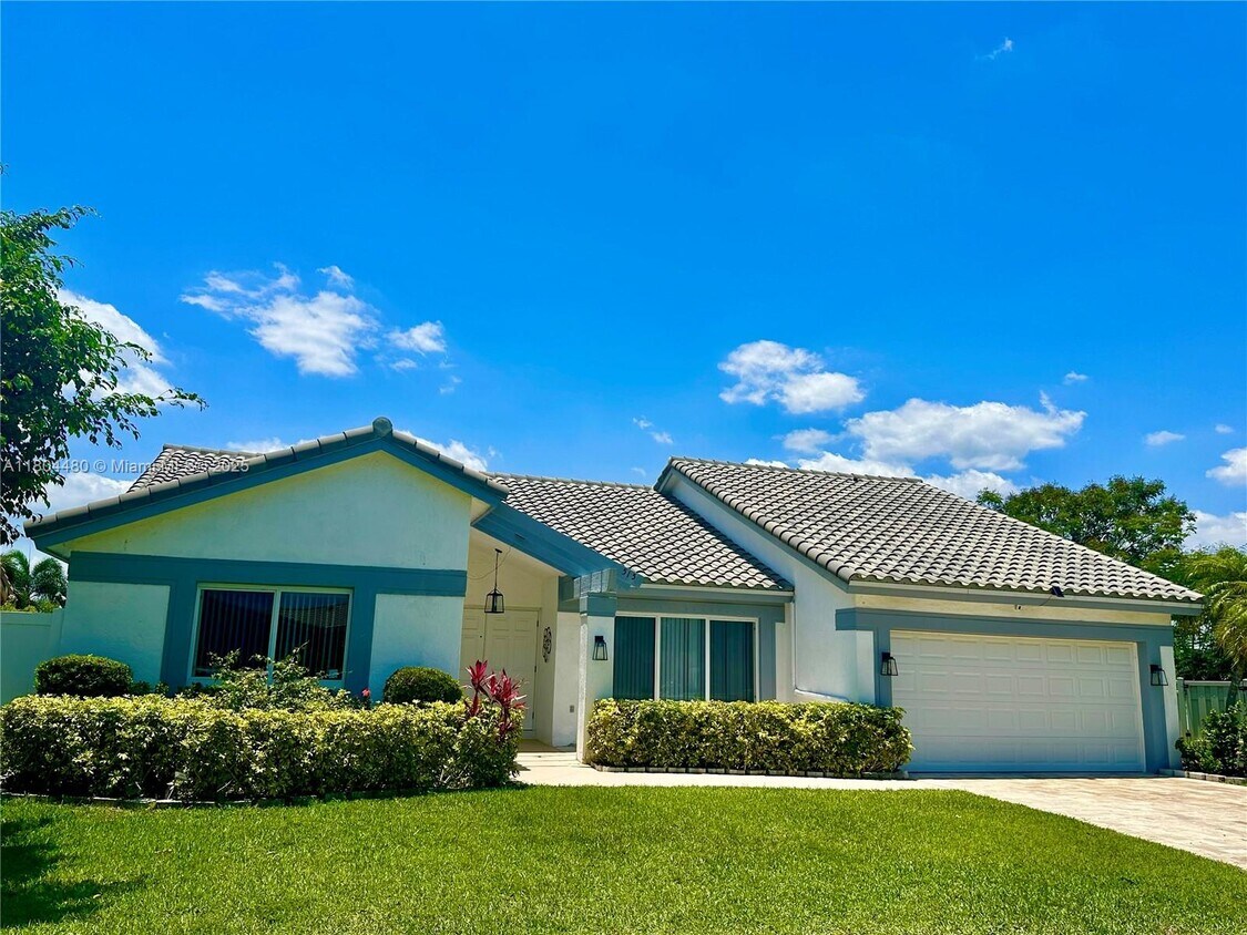 Primary Photo - 515 NW 106th Ave
