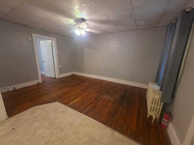 Building Photo - 302 N Nanticoke Ave