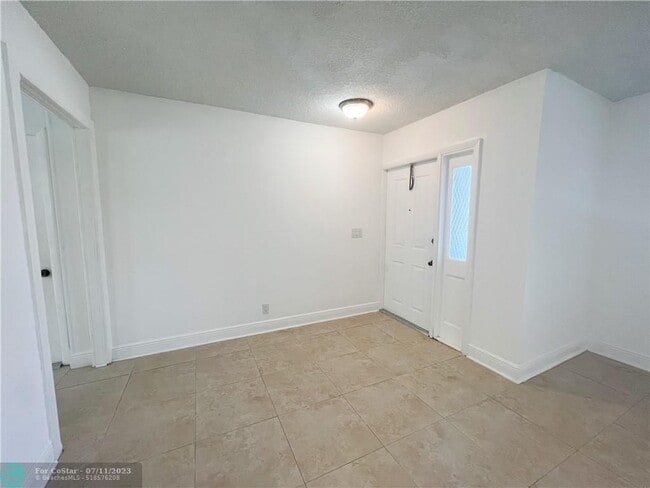 Building Photo - 2905 SW 81st Terrace