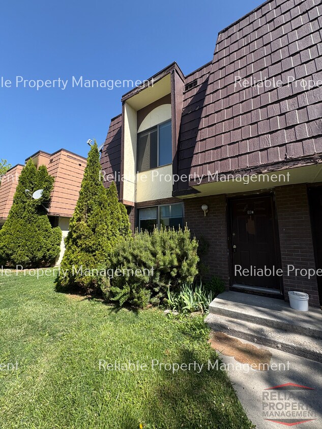 Primary Photo - 691 N Fanning Ave
