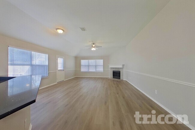 Foto del edificio - 5445 Trout Creek Ct