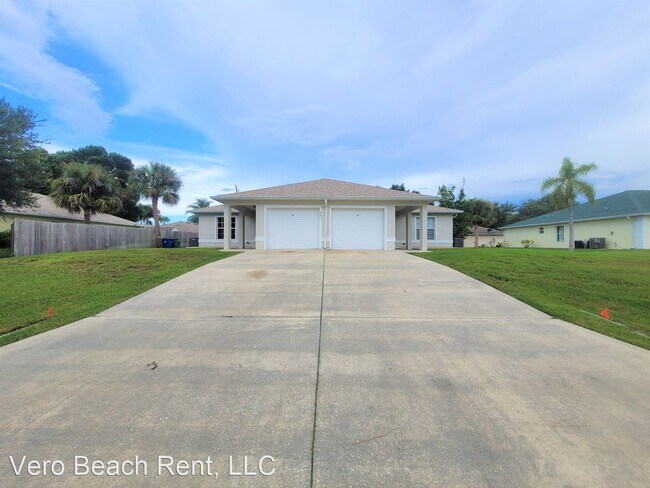 Building Photo - 3 br, 2 bath House - 351 Del Monte Rd. Unit A
