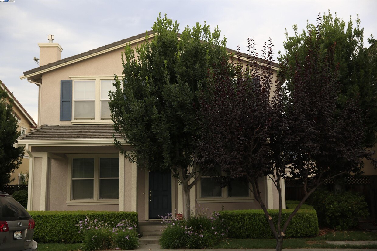 Primary Photo - 1516 Whispering Oaks Way